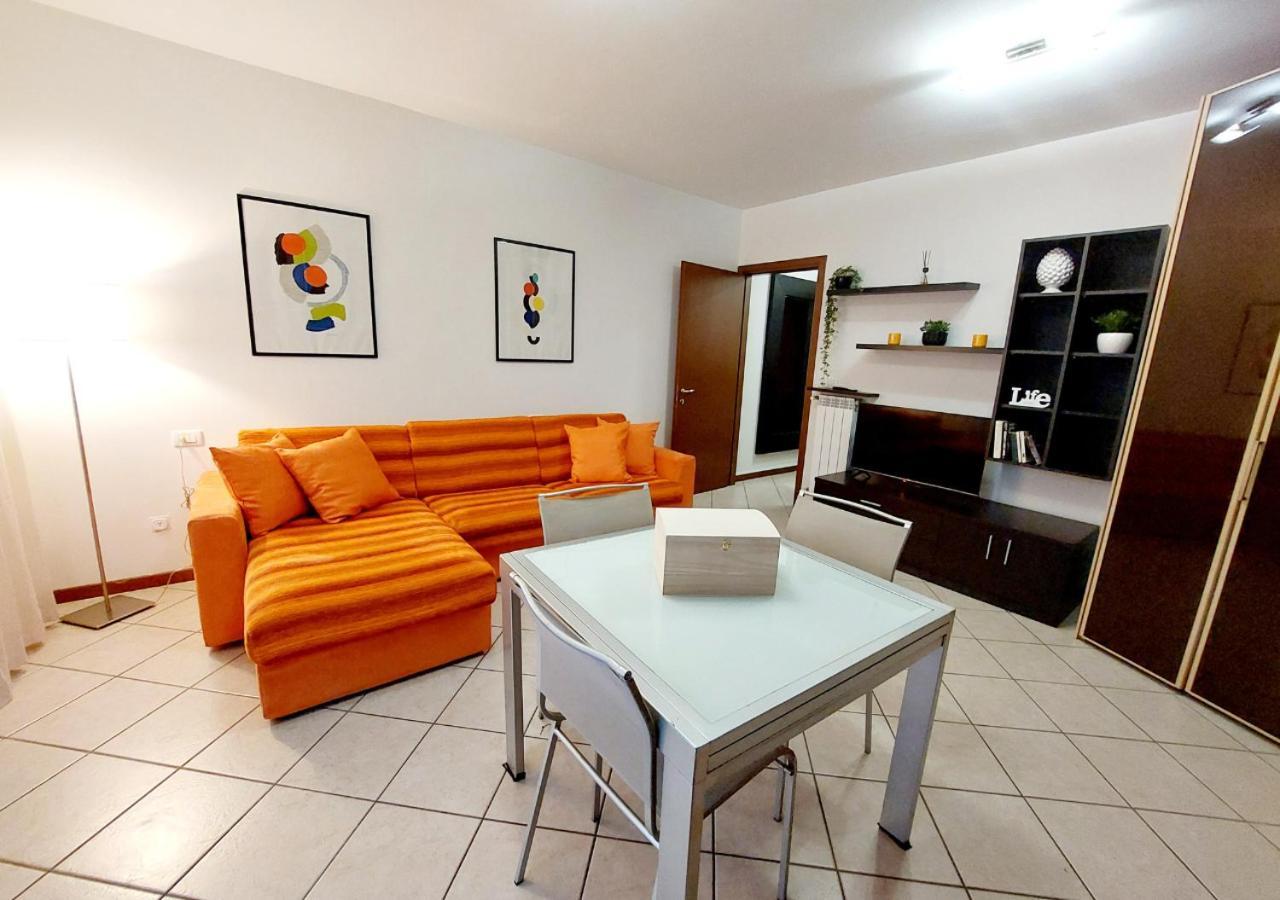 Apartamento Monolocale-7 Minuti Da Bergamo, 10 Minuti Milan Bergamo Airport Gorle Exterior foto